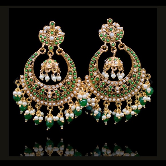 Emerald and Pearl Earrings set - Picture 2 of 3